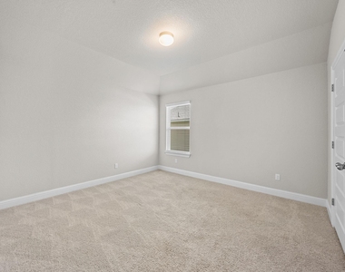 213 Graver St - Photo Thumbnail 27
