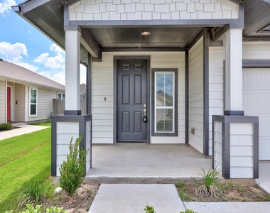 213 Graver St - Photo Thumbnail 1