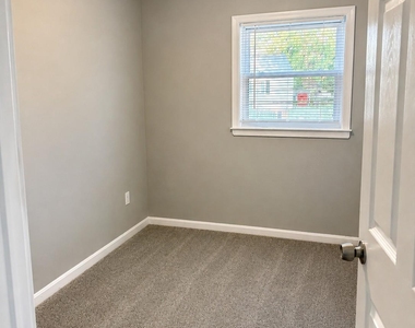 4631 Dowell Lane - Photo Thumbnail 9