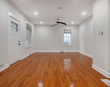 3717 36th Street - Photo Thumbnail 6