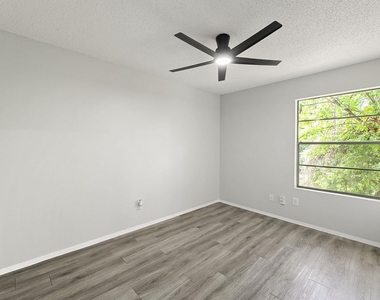 3460 Willowrun Dr - Photo Thumbnail 8