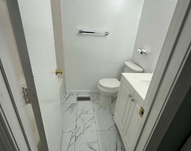 7927 Foxcrest Court - Photo Thumbnail 9
