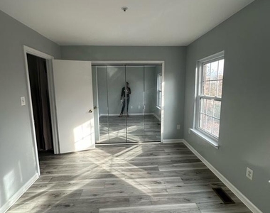 7927 Foxcrest Court - Photo Thumbnail 16