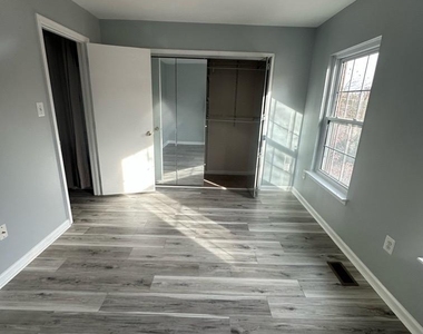7927 Foxcrest Court - Photo Thumbnail 15