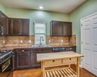 4518 Senda Ln - Photo Thumbnail 10
