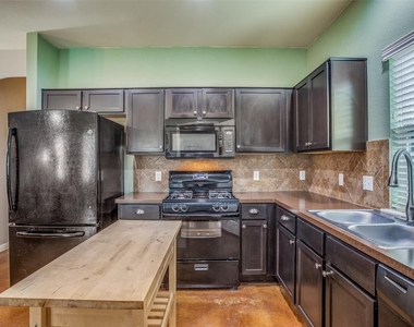 4518 Senda Ln - Photo Thumbnail 11