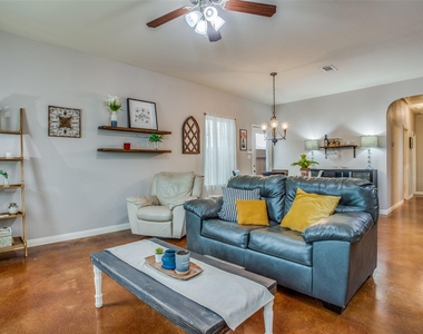4518 Senda Ln - Photo Thumbnail 4