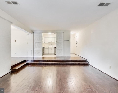 9820 Georgia Avenue - Photo Thumbnail 4