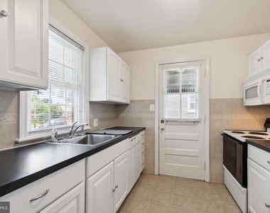 9923 Mayfield Drive - Photo Thumbnail 7