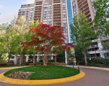 10101 Grosvenor Place - Photo Thumbnail 15