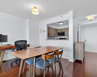 10101 Grosvenor Place - Photo Thumbnail 6