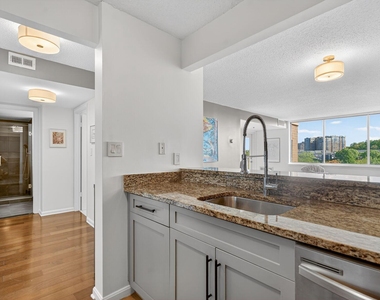 10101 Grosvenor Place - Photo Thumbnail 5
