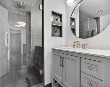 10101 Grosvenor Place - Photo Thumbnail 9