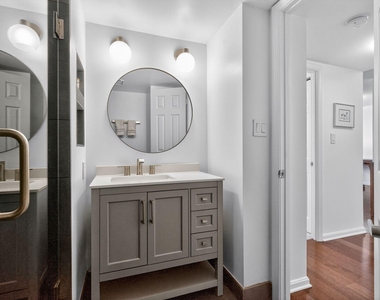 10101 Grosvenor Place - Photo Thumbnail 8