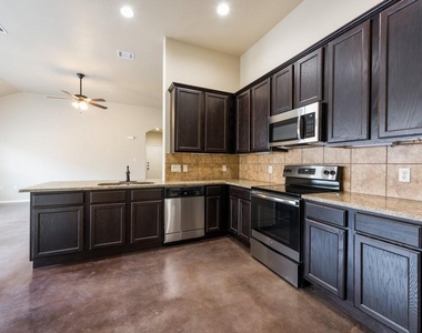 491 Jack Rabbit Ln - Photo Thumbnail 4