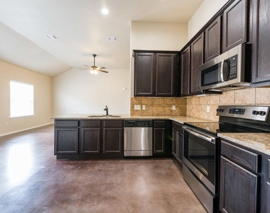 491 Jack Rabbit Ln - Photo Thumbnail 2