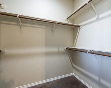 491 Jack Rabbit Ln - Photo Thumbnail 12
