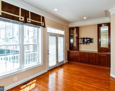 589 Cedar Spring Street - Photo Thumbnail 13