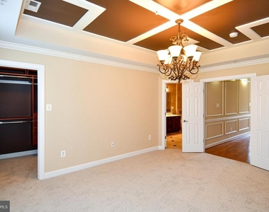 589 Cedar Spring Street - Photo Thumbnail 21