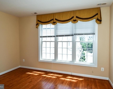 589 Cedar Spring Street - Photo Thumbnail 29
