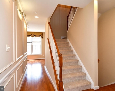 589 Cedar Spring Street - Photo Thumbnail 28