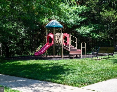 589 Cedar Spring Street - Photo Thumbnail 42