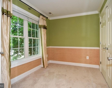 589 Cedar Spring Street - Photo Thumbnail 3