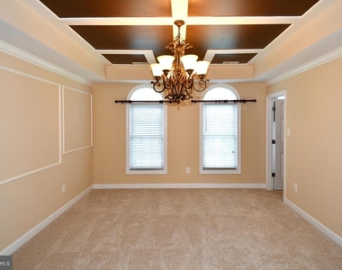 589 Cedar Spring Street - Photo Thumbnail 20