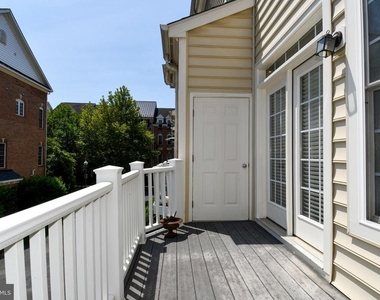 589 Cedar Spring Street - Photo Thumbnail 18