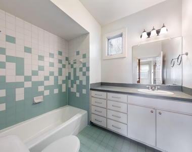 1608 E 19th St - Photo Thumbnail 23