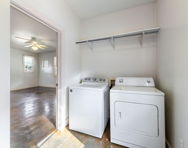 1608 E 19th St - Photo Thumbnail 8