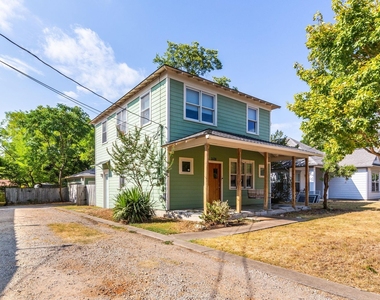 1608 E 19th St - Photo Thumbnail 1