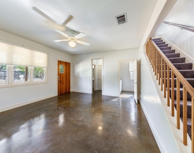 1608 E 19th St - Photo Thumbnail 6