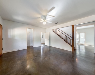 1608 E 19th St - Photo Thumbnail 5