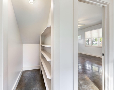 1608 E 19th St - Photo Thumbnail 9