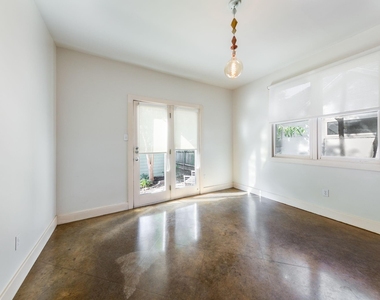 1608 E 19th St - Photo Thumbnail 10
