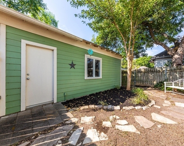 1608 E 19th St - Photo Thumbnail 30