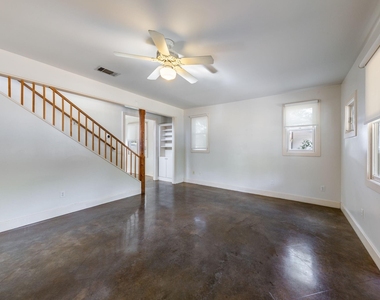 1608 E 19th St - Photo Thumbnail 4