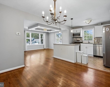 3801 Denfeld Avenue - Photo Thumbnail 6