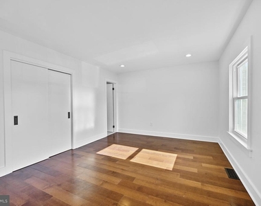 10222 Arizona Circle - Photo Thumbnail 17