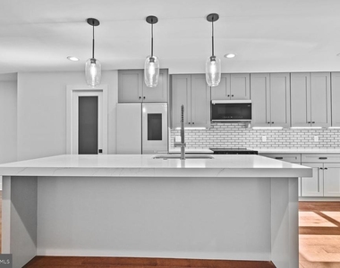 10222 Arizona Circle - Photo Thumbnail 11