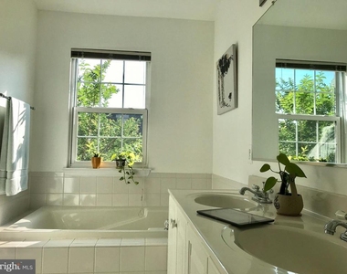 9742 Washingtonian Boulevard - Photo Thumbnail 12