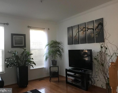 9742 Washingtonian Boulevard - Photo Thumbnail 8