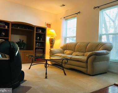 9742 Washingtonian Boulevard - Photo Thumbnail 7