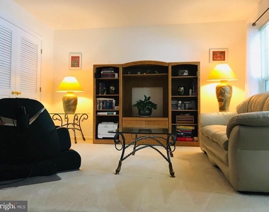 9742 Washingtonian Boulevard - Photo Thumbnail 6