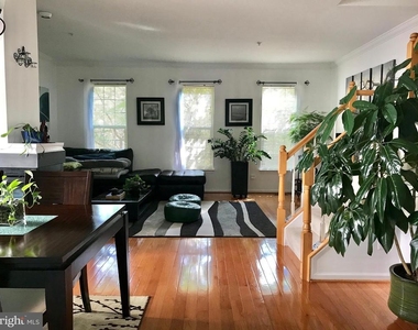 9742 Washingtonian Boulevard - Photo Thumbnail 9