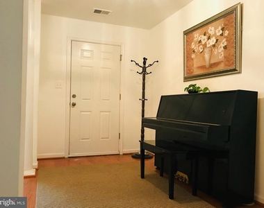 9742 Washingtonian Boulevard - Photo Thumbnail 5