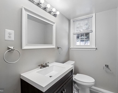 1103 Playford Lane - Photo Thumbnail 15