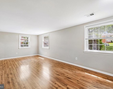 1103 Playford Lane - Photo Thumbnail 14