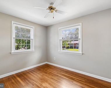 1103 Playford Lane - Photo Thumbnail 11